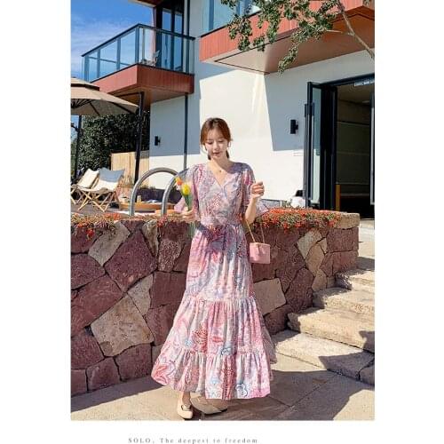 2021New summer wind retro ancient ways waist show thin temperament broken flower V neck chiffon skirt