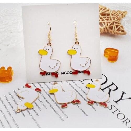10pcs/Lot Dripping Alloy Cute Cartoon Walking Duck Earrings Pendant Used In The Production of Keychain Bracelets Enamel Pendant