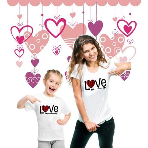 1pcs Mommy and Me Valentines Shirts Mama Daughter and Son Valentine T-Shirt Love Heart Printed Shirt Cute Valentines Day Gift