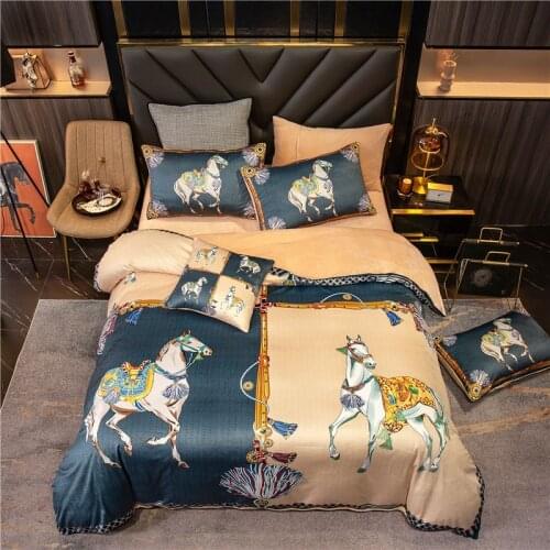 New Luxury European Style Horse Printing Winter Warm Crystal Velvet Bedding Set Soft Fleece Duvet Cover Bed Sheet Pillowcases