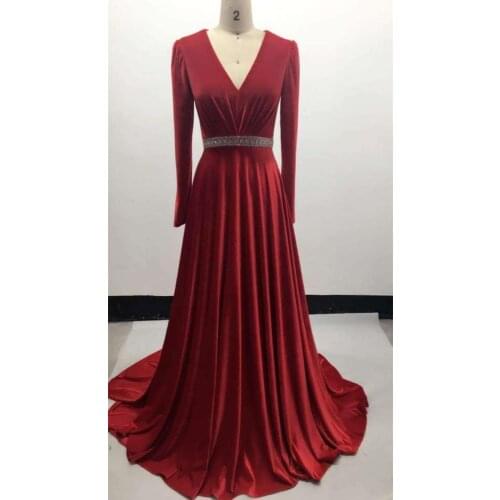 Womens Long Velvet V-Neck Red Prom Dresses with Beaded Belt Robe De Soiree Pleated Sweep Train Evening Party Gowns