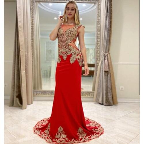 Luxury Red Evening Dress Straight O-Neck Cap Sleeve Lace Appliques Sequined Beads Floor Length Sweep Train Party Prom Gown 2021
