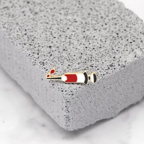 Fashion Syringe Pin Medical Equipment Tool Brooches Creative Enamel Jackets Collar Pins Bag Badge Jewelry Gifts for Doctor Nurse