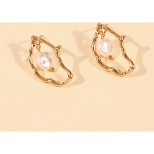 2021 New Simple Fashion Irregular Metal Imitation Pearl Ladies Stud Earrings Party Jewelry Accessories For Women Fashion Earring