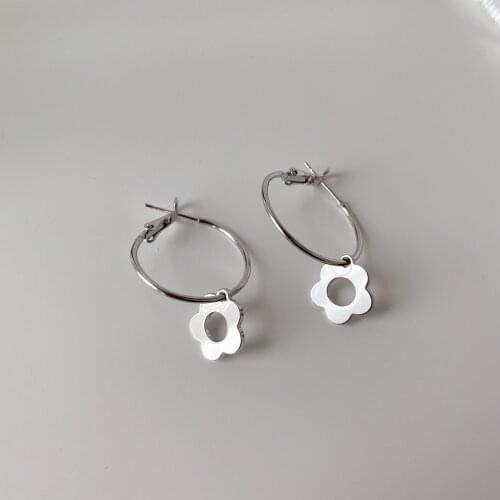 AOMU 2021 New Vintage Simple Temperament Silver Color Hollow Flower Metal Hoop Earrings For Women Party Fashion Jewelry Gifts