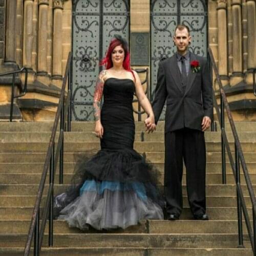 2020 Black Tulle Gothic Wedding Dresses Bridal Gowns with Tiered Train Sweep Train Mermaid Bridal Gown Wedding Guest Dress