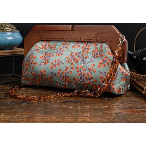 2021 ladies stone pattern leather chain wood frame bead clip purse clutch purses handbags hot sale high-end cute ladies bag