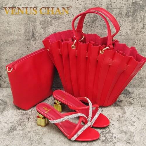 Newest Arrivals Nigerian Women Matching Shoes and Bag Set Elegant Style Italian Ladies Party Sandals with Shinning Crystal