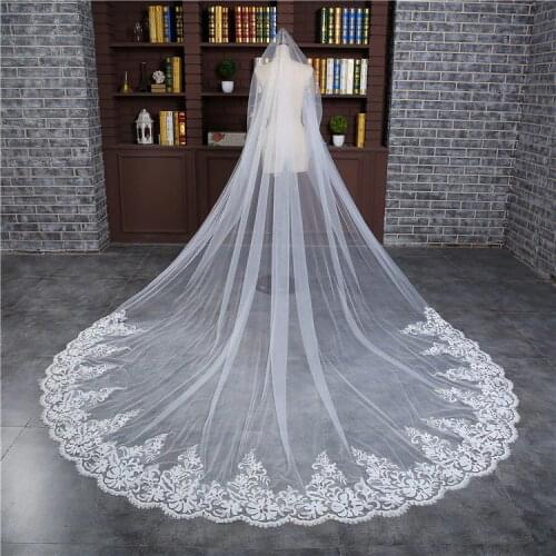 Romantic 3 M Wedding Veil Cathedral One Layer Lace Appliqued Long Bridal Veils With Comb Woman Marry Gifts 2018 New Accessories