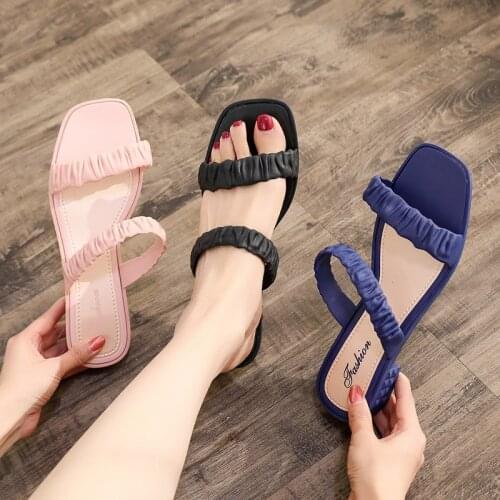 Arc month Women's Slippers