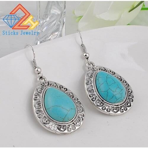 Vintage Glamour Water-Shaped Alloy Engraved Pattern Retro Earrings