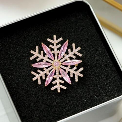 Female Pink Snowflake Brooches Pins Clear Crystal Rhinestone Broach Women Coat Dress Bridal Wedding Jewelry Bouquet Brooches