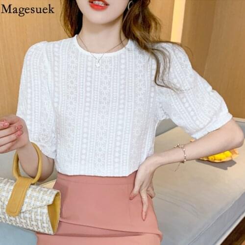 2021 Korean Short Sleeve Loose Blouse Women Summer Embroidery Flower Chiffon Shirt Womens O Neck Sweet Casual White Tops 15217