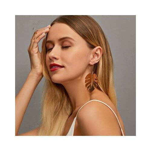 Europe and the United States hot sale exaggerated personality wild leaf earrings long simple cold metal banana leaf earrings