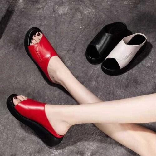 Hot 2021 New Fashion Patent Leather Rhinestone Leather Slippers Casual Sandals Platform Wedges Women Sandal Shoes Size 35-40