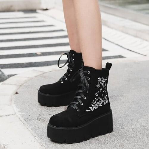 Shoes On Platform Demonia Boots Chunky Punk Suede Leather Womens Gothic Shoes Lace Up Black Zipper High Quality Fashion Flower