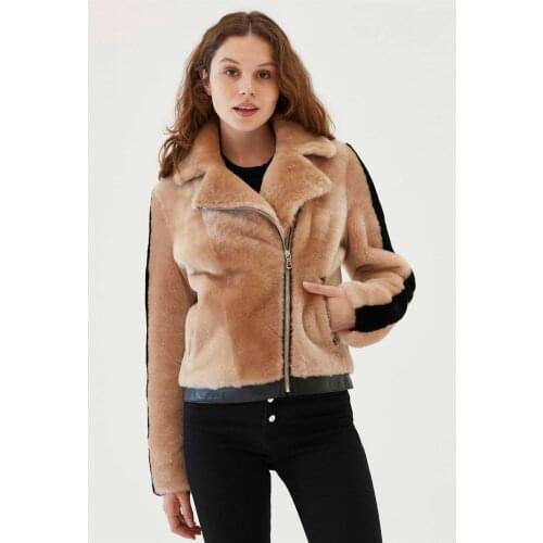 2019 New Womens Shearling Jacket Casual Wool Coat Turkey Fur Jacket Short Sheepskin Coat Womens Winter Coats