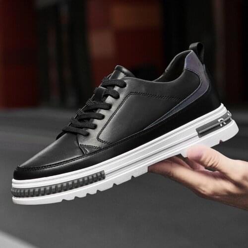 2021 New Leather Men Casual Shoes Luxury Brand Mens Fashion Sneakers Korean Thick-Soled Mens Shoes White Sneakers