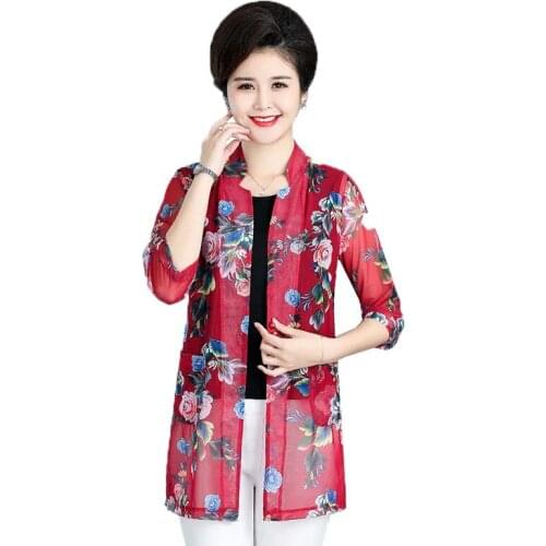 Female Sunscreen Clothing Summer New Products Mothers Wear Five Point Sleeve Loose Large Size Printed Womens Lace Shirt 5XL