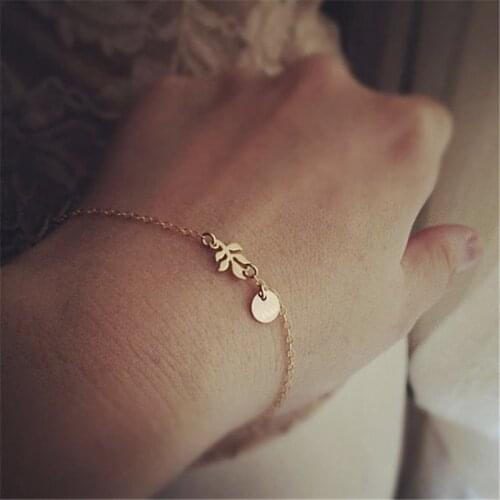 2020 New Simple Female Personality Hollow Leaf Circle Gold Bracelets Christmas Bangle Gift for Women Classic Trendy Jewelry