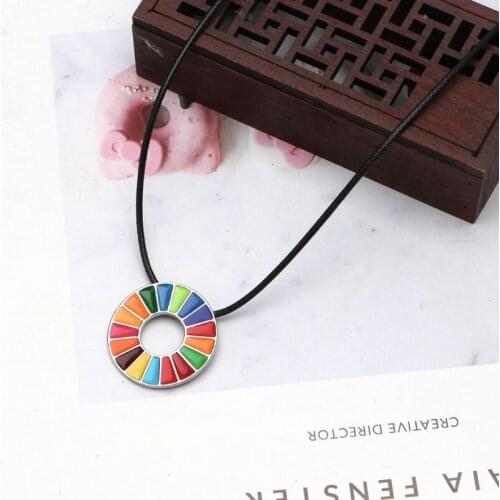 Color Enamel Pendant 17-color Paint Dripping Oil Metal Pendant United Nations Medal Representative Pendant