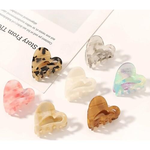 Fashion Women Hair Clip Claw Clip Lovely Small Hollow Out Love Crab for Hair Girls Hair Barrettes Hair Accessories Hair Claw