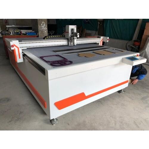 ROBOTEC Leather Car Seat Cover Oscillating Knife Cutting Machine, Oscilating Knife CNC Cutter