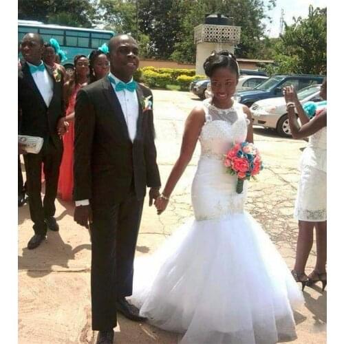 2021 Vintage Mermaid Wedding Dresses Buttons Back Beaded White Applique Robe De Marrige Trumpet Tulle Bridal Wedding Gowns