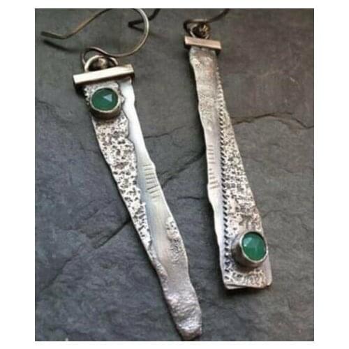 Vintage Ethnic Earrings Sickle Serrated Long Drop Earrings Sliver Color Retro Indian Jewelry Inlaid Green Stone Earring Brincos