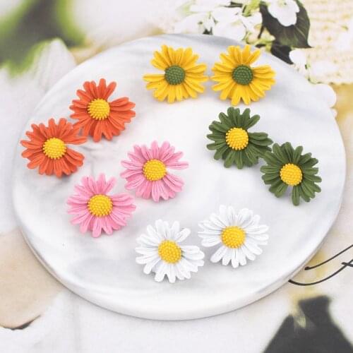 Flower Daisy Stud Earrings for Women Jewelry Sweet Candy Petal Yellow White Pink Green Color Korean Holiday Earrings Accessories