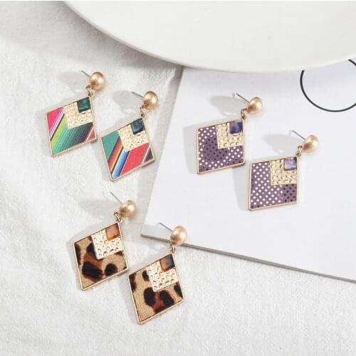 Mixed PU Leather Chevron Pattern Two Tone Geometric Rhombus Dangle Earrings for Women Fashion Arrowhead Earrings Jewelry