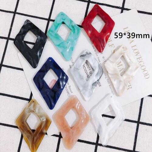 Free Shipping 50pcs 59*39mm Vintage Style Resin Necklace Pendants Hollow Out Geometry Fashion Jewelry Charms Ornament Accessory