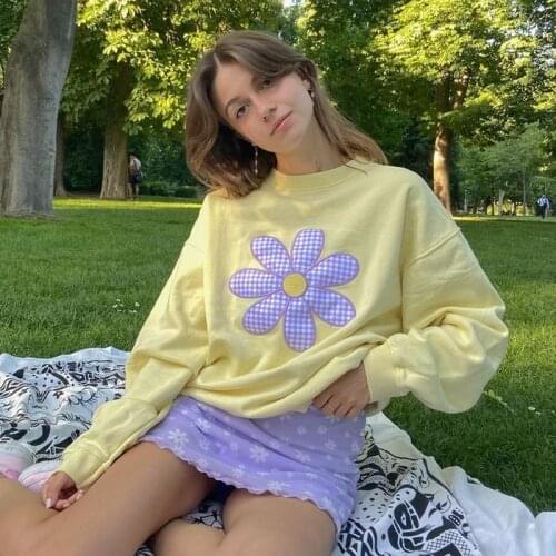 Y2K Daisy Pattern Sweatshirts Streetwear 90s Crew Neck Long Sleeve Yellow Tops Autumn Casual Oversized Pulllovers