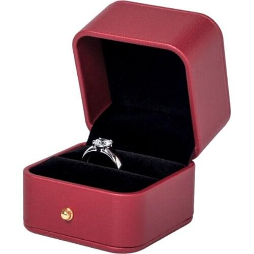 Wholesale Old-style Red High-end Simple Flat Pu Leather Golden Button Decoration Jewelry Ring Box For Sister Gifts