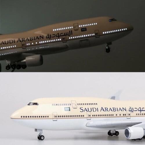 1/150 Scale 47CM Aircraft Saudi Arabian Airlines B747-400 Model With Light Wheels Diecast Plastic Plane For Collection Gift