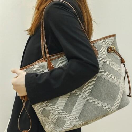 New 2021 Classic Brand Women Shoulder Bag Canvas Fashion Hobos Handbag Large Capacity Ladies Messenger Crossbody Purse Brown