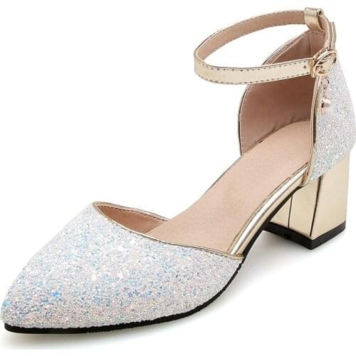 Spring and summer style with thick heel with fashion sequins size code 31-43 buckle with hollow sandals tide 18512