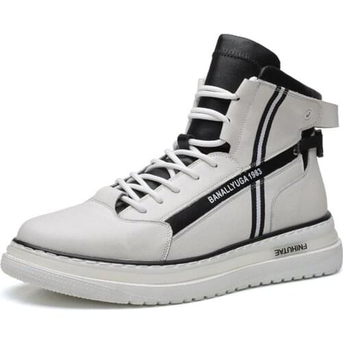 Mens leather fashion Martin boots for boots breathable men in new tooling SIZE45.46.47 a dermal skateboard boots was large