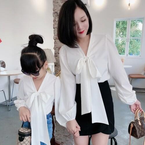 2021 New Family Matching Outfits White V-neck Shirt Spring New Parent-child Loose Big Bow Long-sleeved top Mom And Daughter