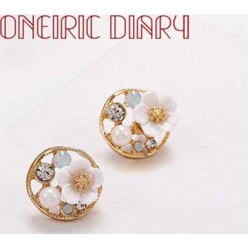 ONEIRIC DIARY Flower Earrings Pearl And Rhinestone Earrings For Women Vintage Court Style Stud