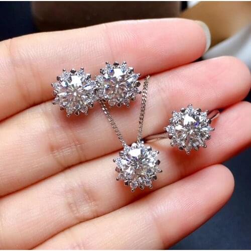 Special recommendation, 925 Sterling silver, popular style. 1 ct moissaniteThe world is booming. Ring ear nail necklace