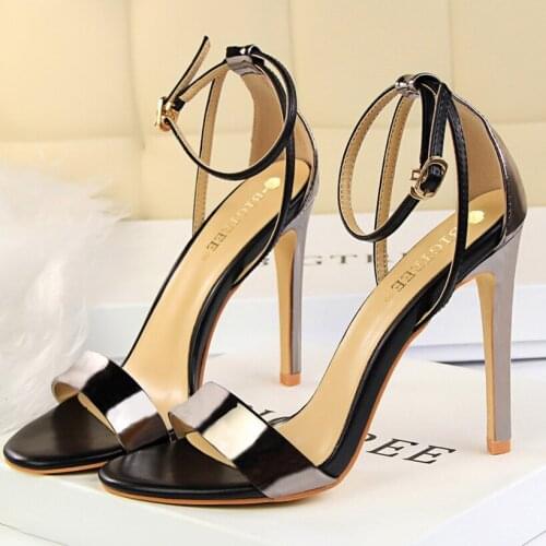 2021 Fashion Sexy Women Stiletto Open Toe Sandals 11cm High Heels Gold Strap Fetish Shoes Lady Luxury Design Party Dress Pumps