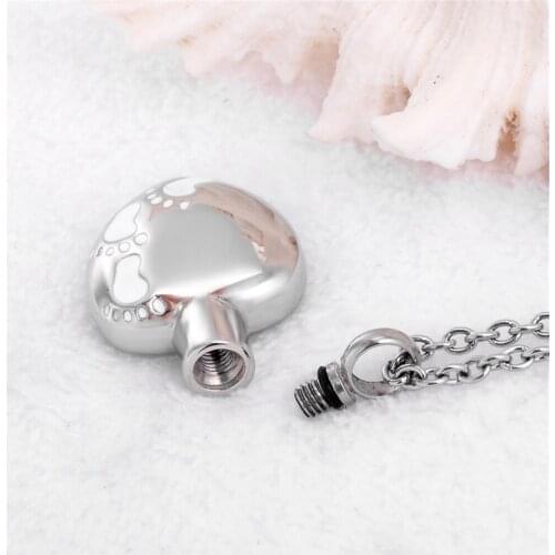 Engraved Pet Paw Cremation Urn Necklace Memorial Jewelry for Ashes Holder Keepsake Foot Print Heart Urn Pendant