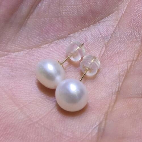Elegant pair of 7-8MM genuine south sea white pearl earring 18k STUD