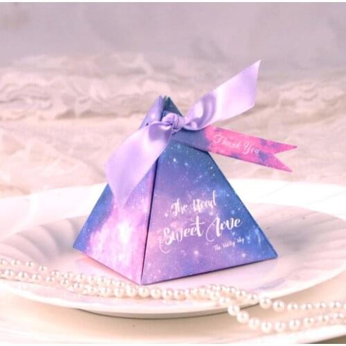 30pcs/lot Creative Pyramid Candy Box Carton Wedding Gift Box with Ribbon Color Print Paper Gift Box Party Supplies