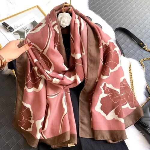 2021 New silk scarves cotton Multicolor Flower Beach towel Sunscreen Scarf Women Scarves Fashion Spring Warm Print Cotton Shawl