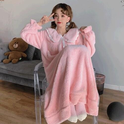 Women Long Lace Patchwork Nightgowns Winter Warm Thick Flannel Nightgowns Female Velvet Sleepshirts Nightdress Home Wears AB2059