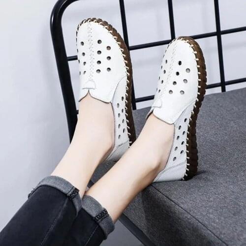 2021 Spring Luxury Women Flat Elderly Shoes Retro Vintage Genuine Leather Loafers Black Womens Shoes Moccasins With Fur Loafers