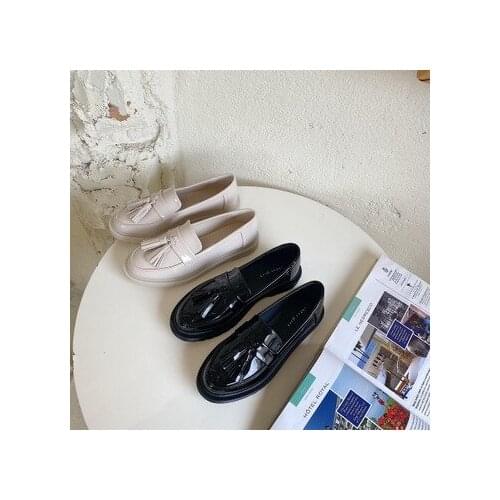 Womens Derby Shoes Autumn Casual Female Sneakers Fringe Patent Leather Ballet Flats Round Toe Loafers With Fur Ladies' Footwear