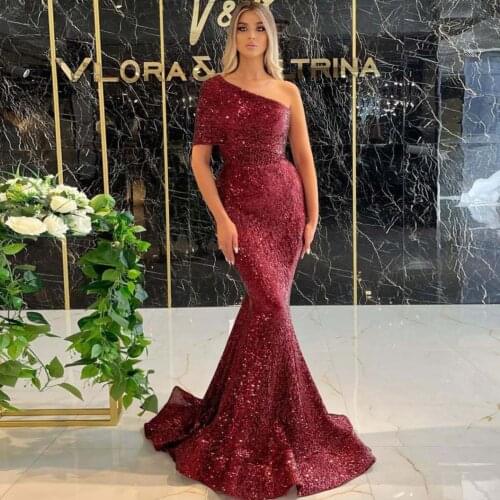 Burgundy Elegant Exquisite Shining Evening Dress One-Shoulder Floor Length With Train Mermaid Dress Sequins Dubai Prom Dresses